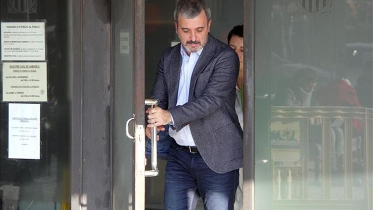 Jaume Collboni, a su salida de los juzgados de Sabadell, tras declarar como imputado en el 'caso Mercuri'.