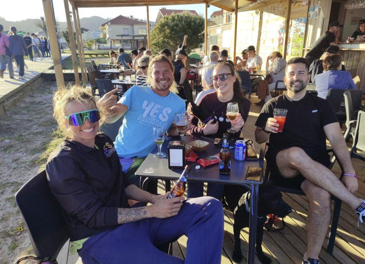 Chiringuito abierto en Rodeira. | SANTOS ÁLVAREZ