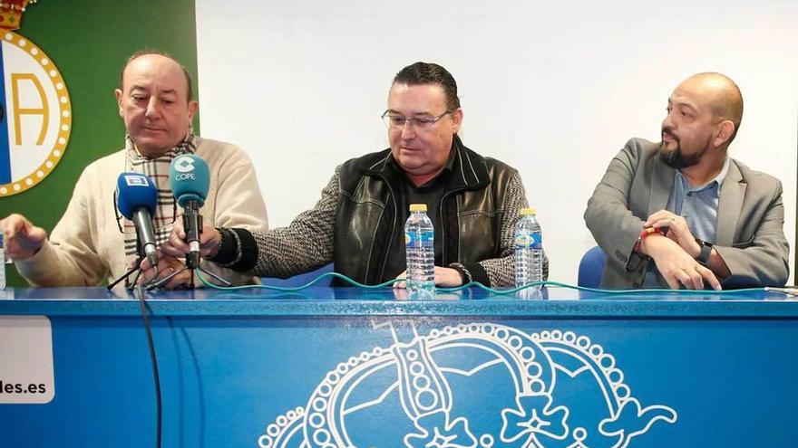 José María Tejero, José Luis Tamargo y Álvaro López, en la presentación del acuerdo, en diciembre.