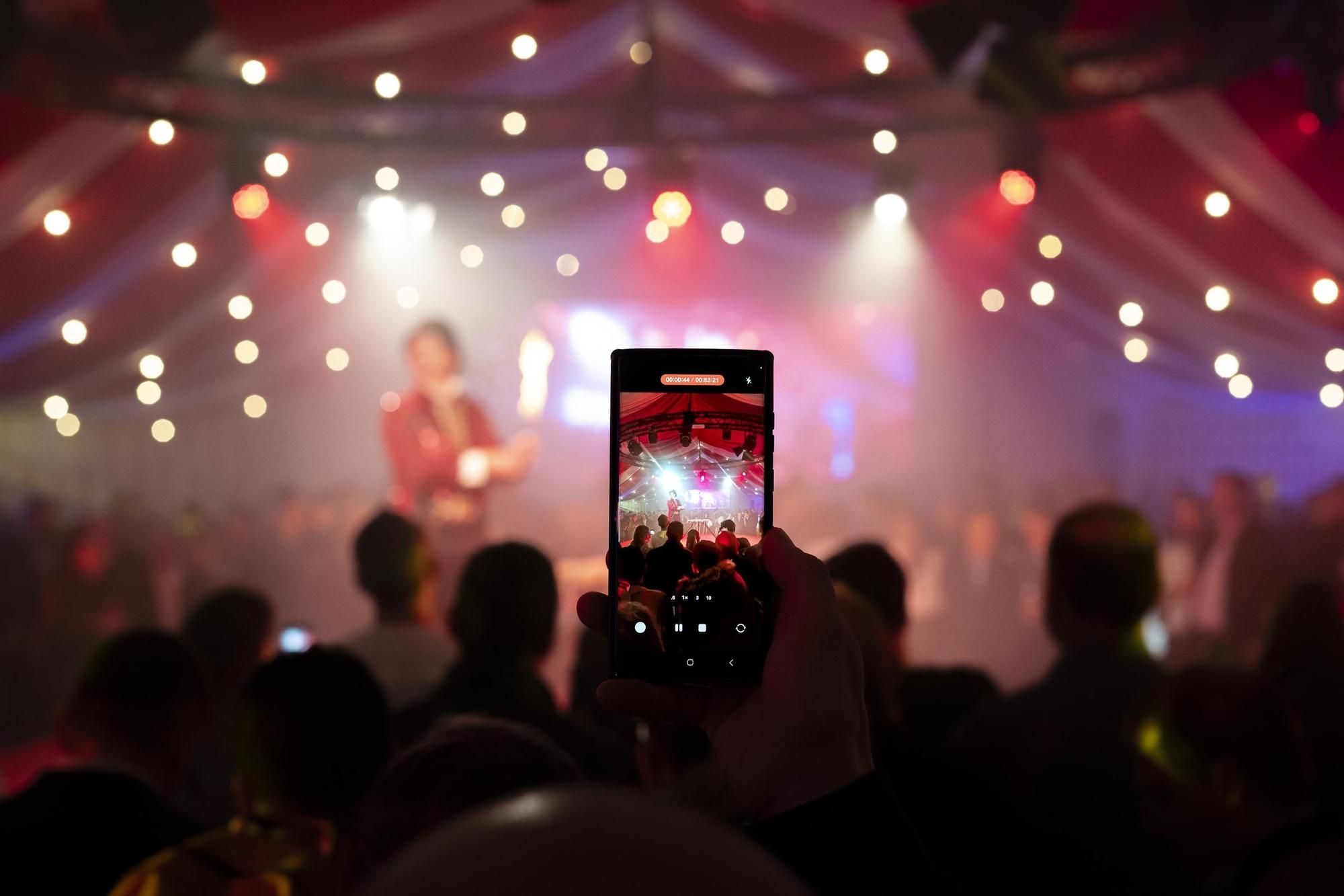 Galería de imágenes: Grupo Pamesa sorprende con la 'Night Experience' en La Cerámica