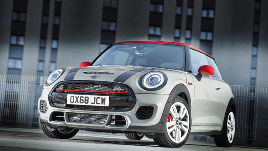 Mini John Cooper Works.