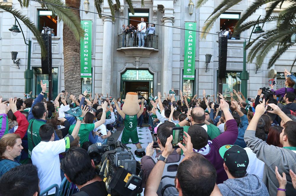 Málaga se lanza la calle para celebrar la EuroCup