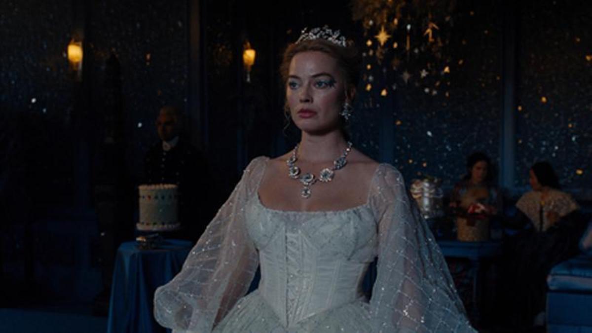 Margot Robbins en la película 'Cumbres Borrascosas'.