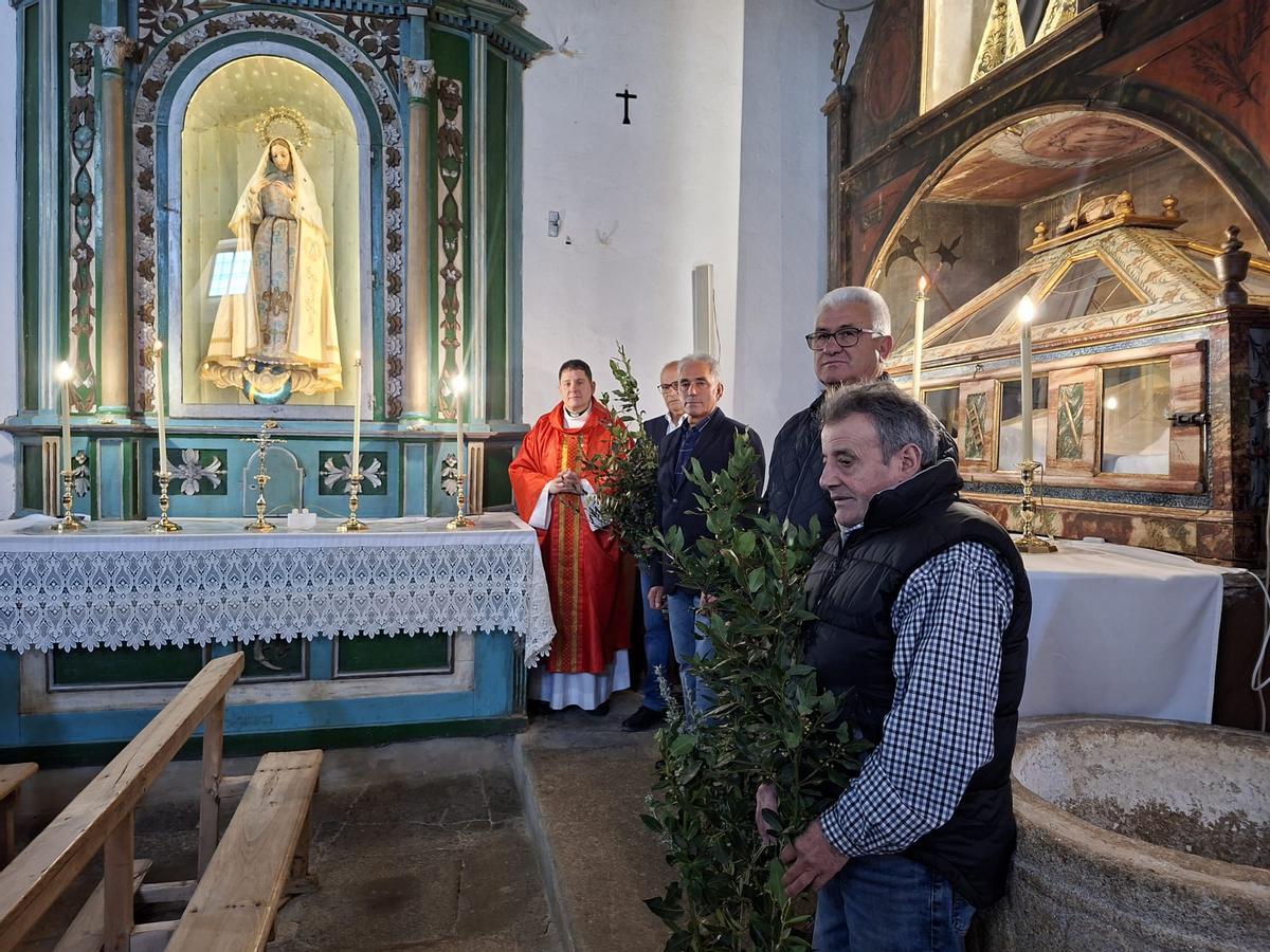 Bercianos da inicio a la "Pasión de un Pueblo" con la bendición de palmas