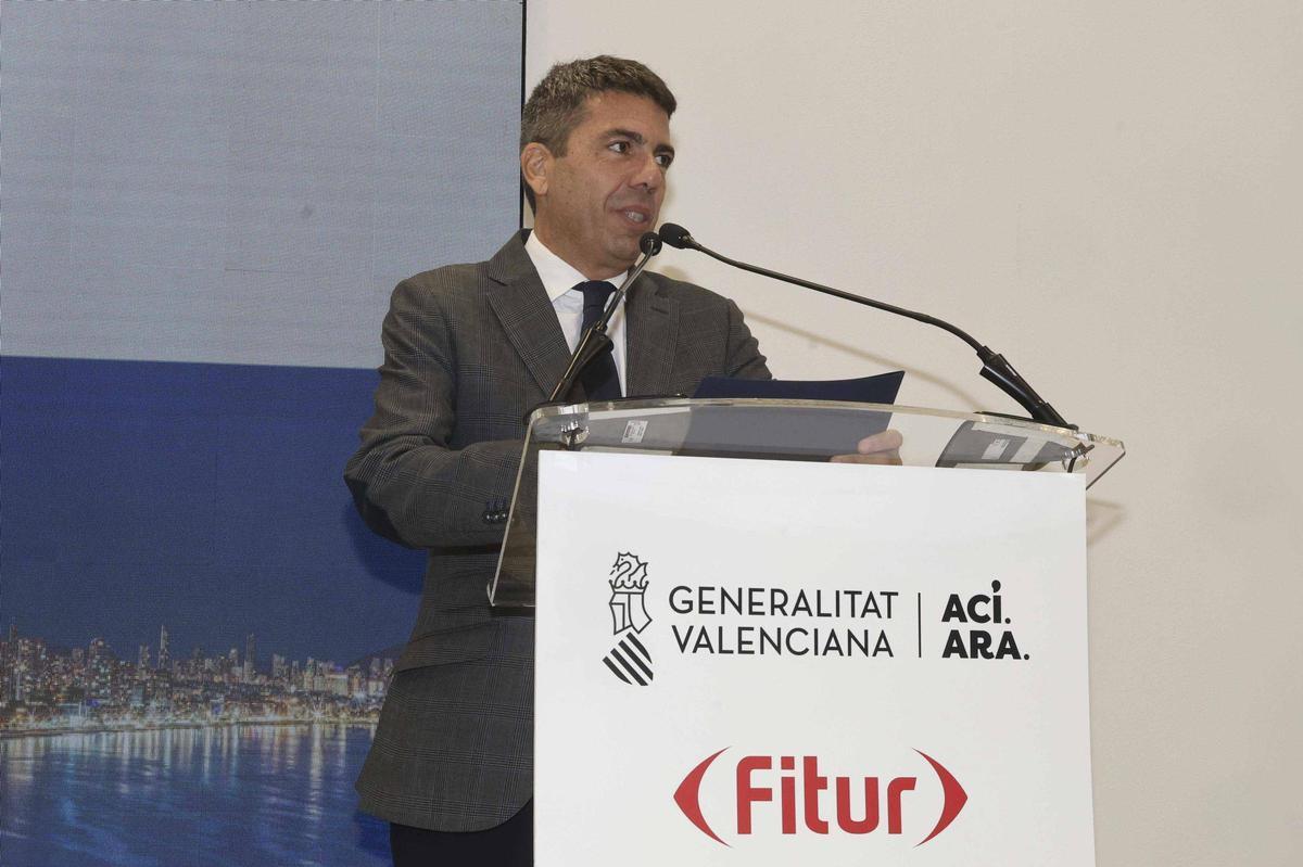 Entrega en Fitur del distintivo AENOR a Benidorm