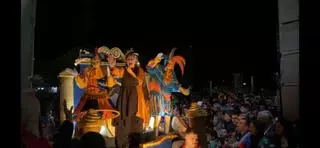 Solsona rep la reina Carnestoltes i enceta la festa amb ganes i disbauxa