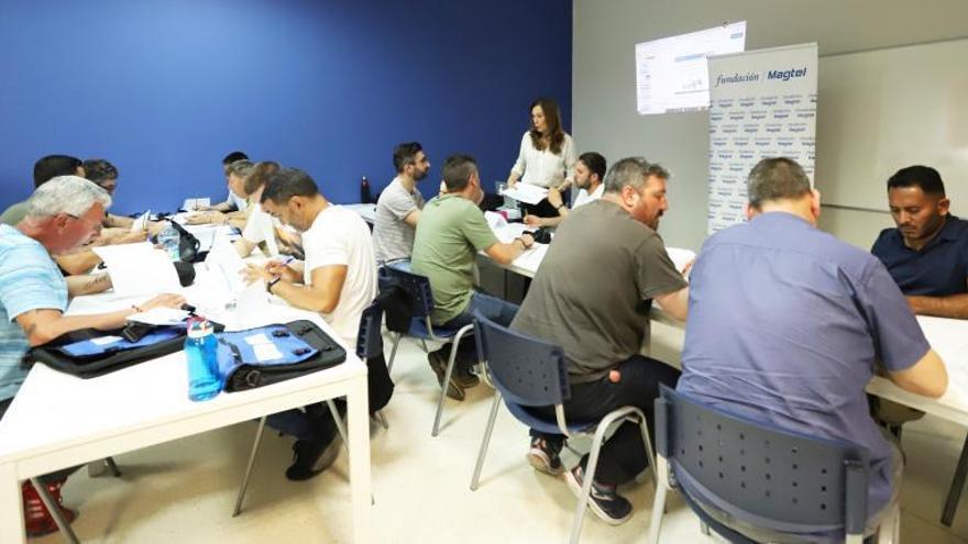 Curso sobre placas fotovoltaicas en Magtel.