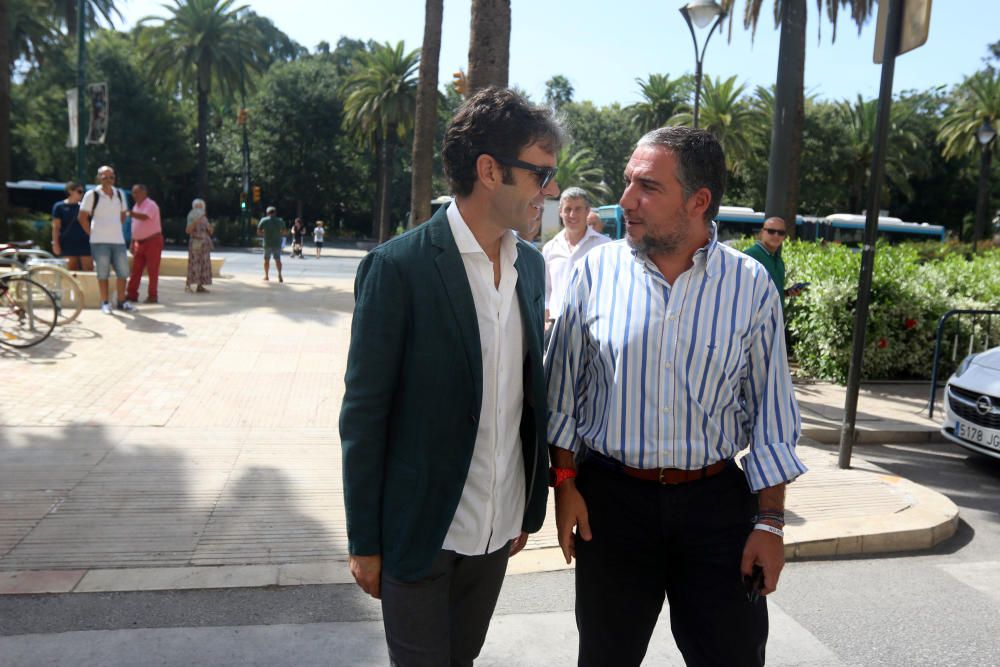 El diestro de Galapagar vio reconocida su faena del 23 de agosto de hace dos años en la feria taurina de La Malagueta en un acto en el Ayuntamiento de Málaga