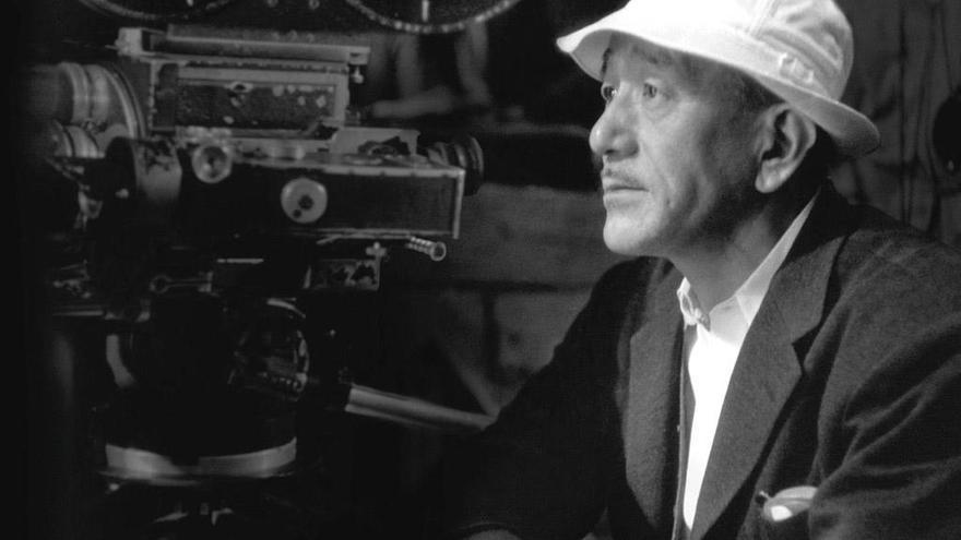 El mítico Ozu, en pleno rodaje.