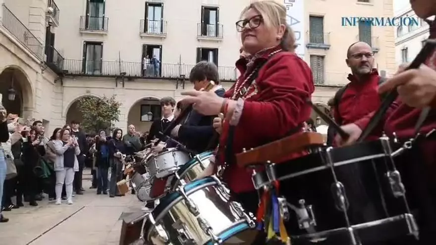 Un "Toque Alicantino" abre la Tamborrada de la Semana Santa
