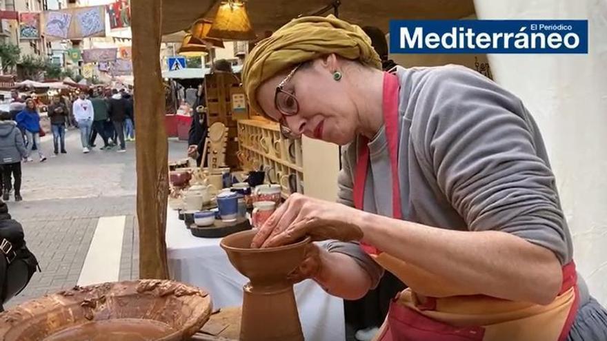 Dulces y juguetes en el mercado medieval de Vila-real