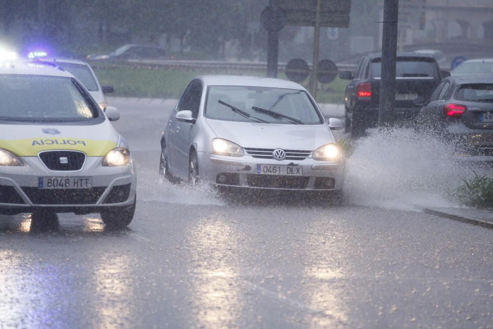 Una forta tempesta deixa 30 litres en una hora a Girona