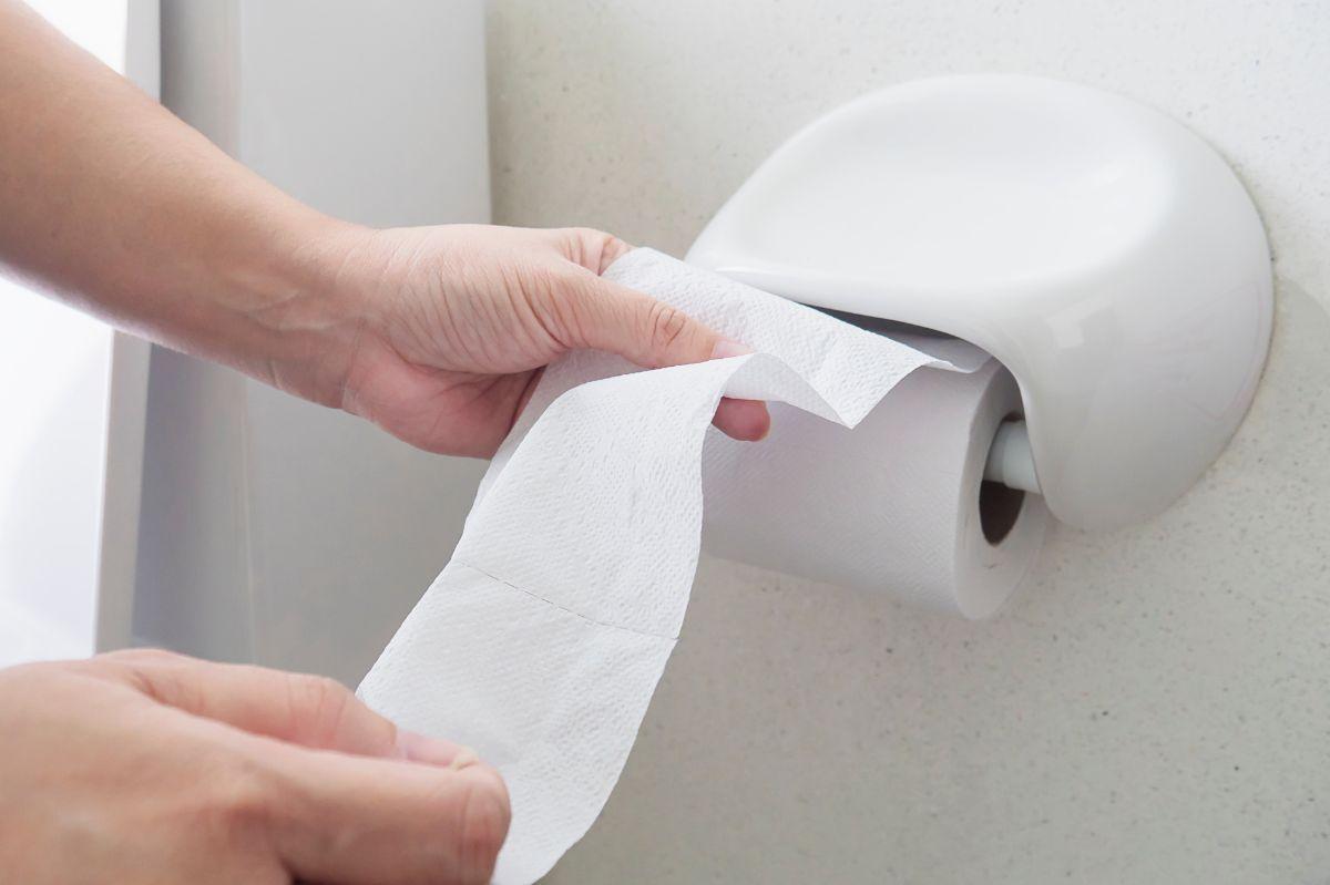 Cuidado este es el gesto que todo el mundo hace con el papel del baño y que provocarte una infección