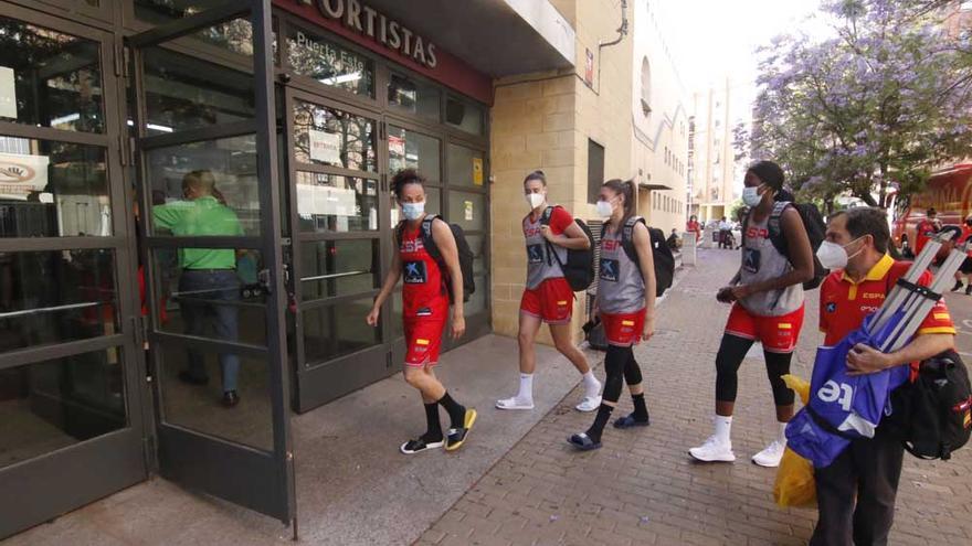 La selección española femenina de baloncesto ya está en Córdoba