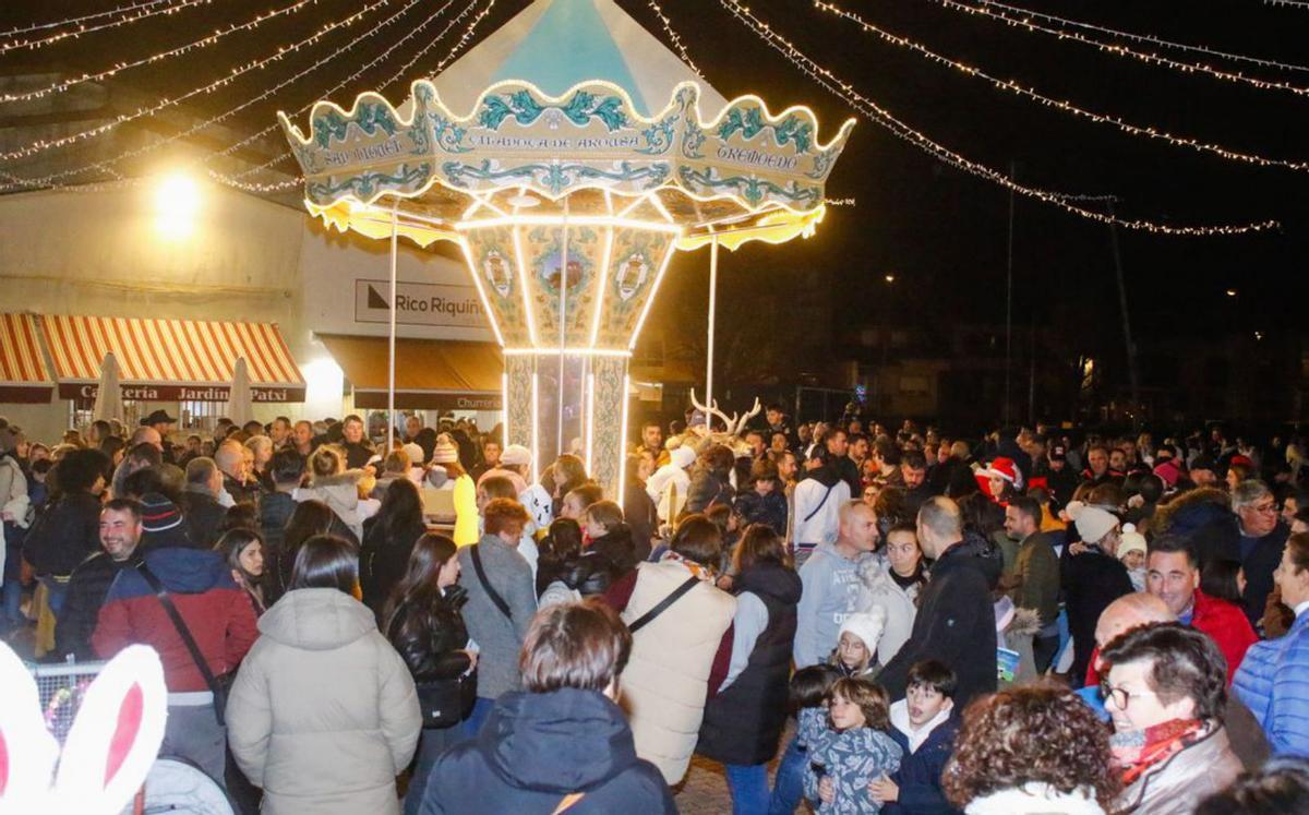 Un animado carrusel se suma a las fiestas navideñas en Vilanova