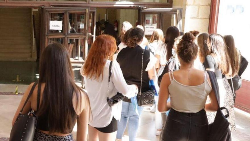 La Facultad Jovellanos afronta un nuevo curso con bajada de alumnos en Turismo