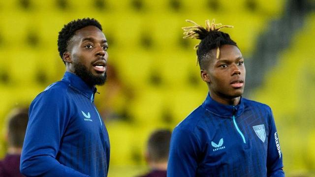Iñaki y Nico Williams, la pasada jornada antes del inicio del partido ante el Villarreal. // ATHLETIC CLUB