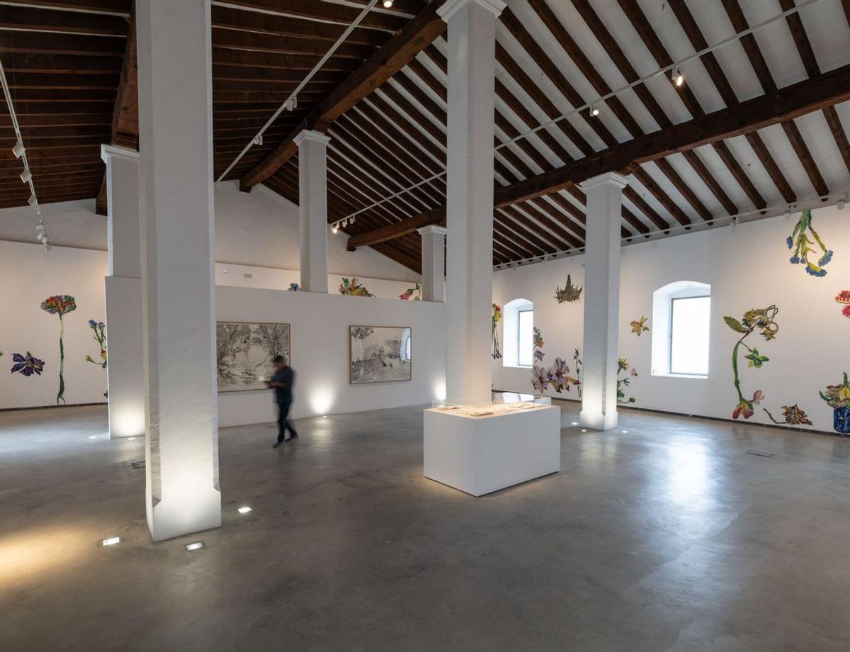 La Sala de Armas del MACE acoge hasta noviembre la exposición ‘La Scoperta del Fuoco’, de Santi Moix. | VICENT MARÍ