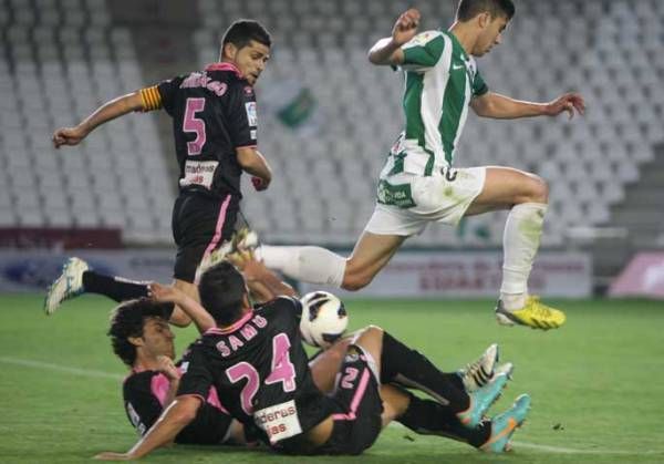 El Córdoba homenajea a Juanín con una goleada