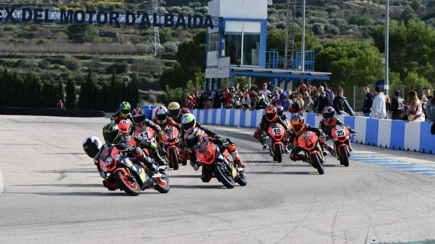 Eric Tomás logra su primera victoria en minimotard, en Albaida