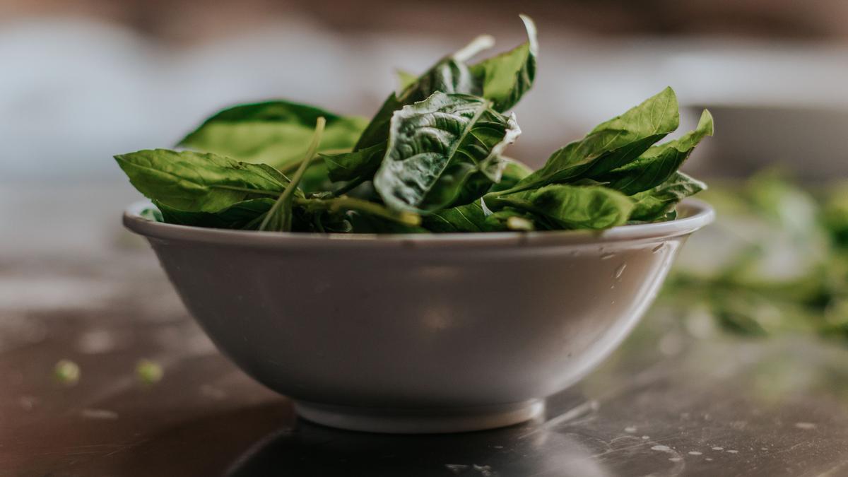 Las espinacas son uno de los superalimentos estrella.