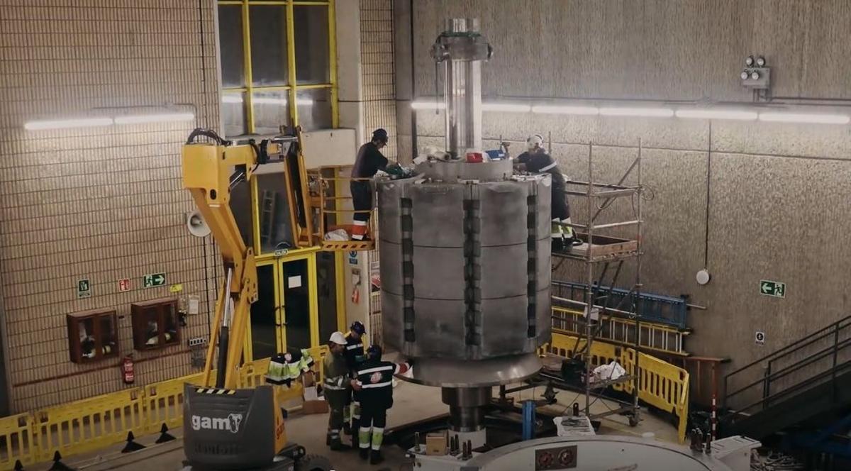 Trabajos de rehabilitación en la central hidroeléctrica Soutelo de Iberdrola, una de las que integra el aprovechamiento de Bibey.