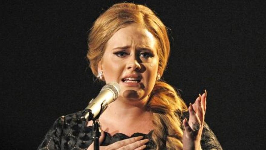 Adele, la artista más vendida del siglo XXI.