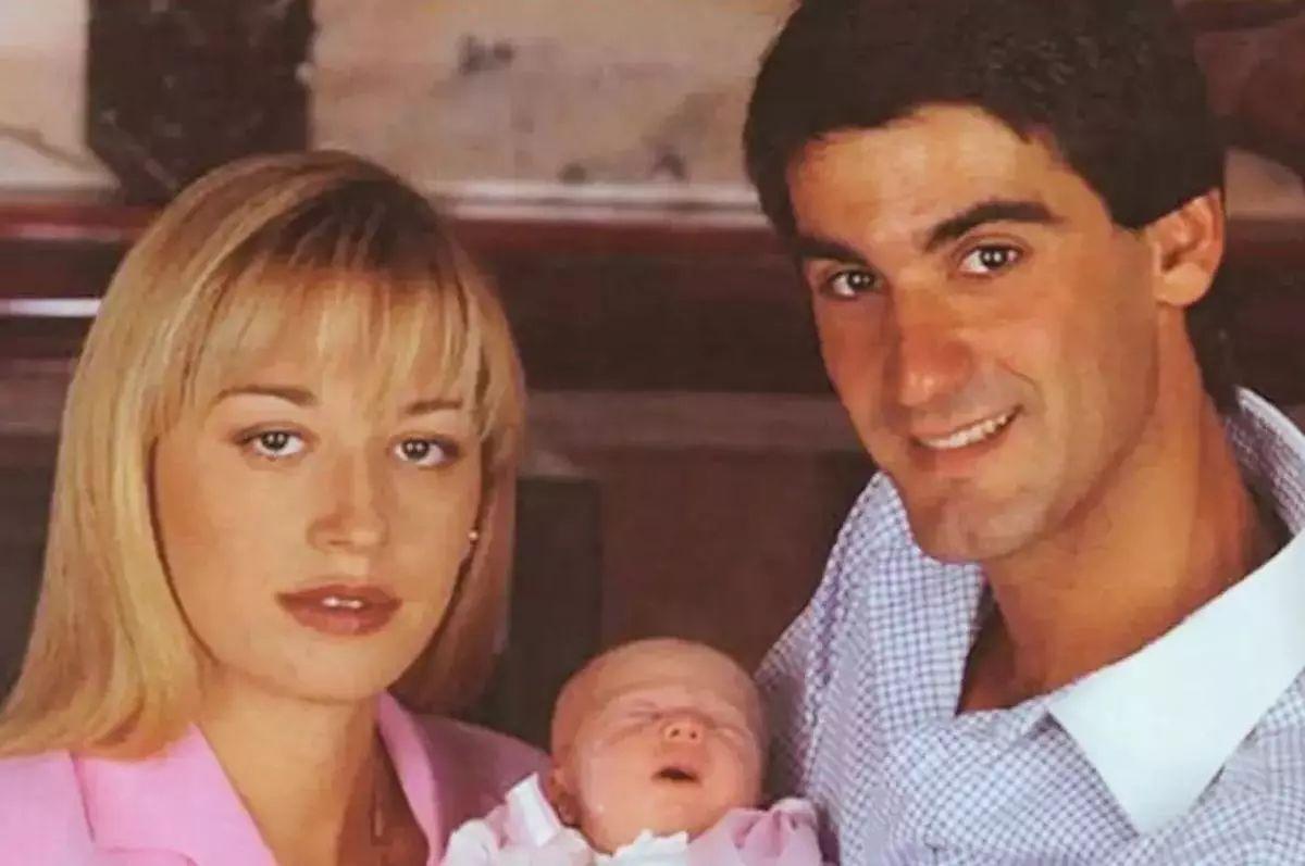 Belén Esteban y Jesulín de Ubrique, con su hija recién nacida.
