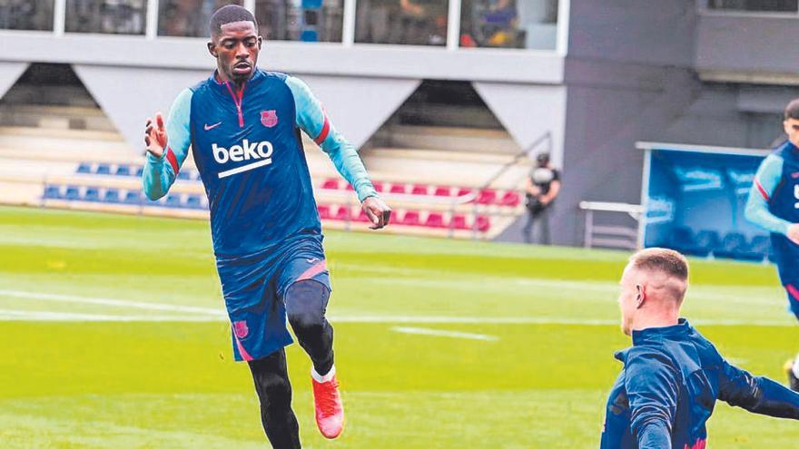 Ousmane Dembélé i Marc André Ter Stegen durant l&#039;entrenament d&#039;ahir a la ciutat esportiva Joan Gamper