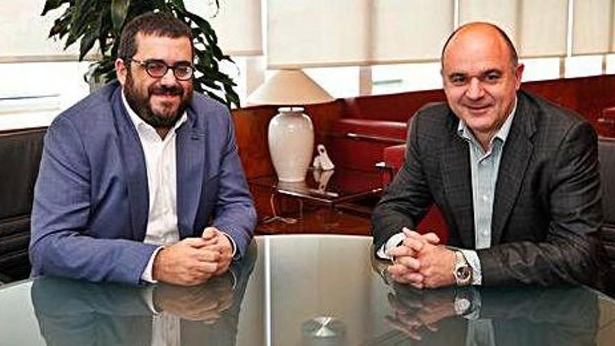 El senador Vicenç Vidal y el presidente del Consell de Ibiza, Vicent Marí, ayer por la mañana.