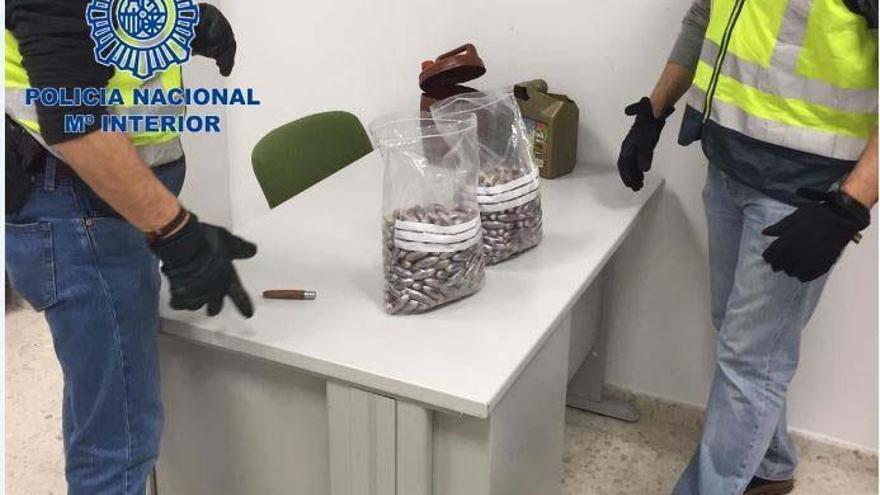 Detenido en Badajoz con más de 600 bellotas de hachís en su vehículo