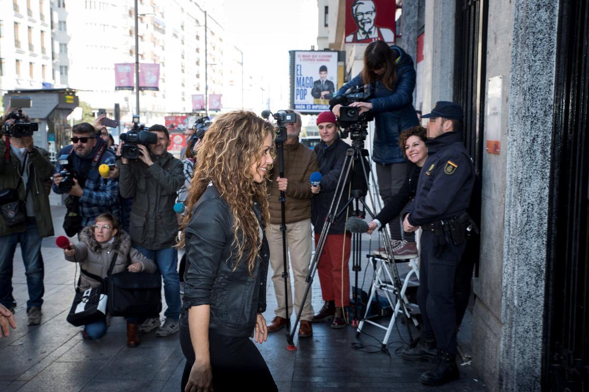 Shakira acude a declarar tras ser denunciada por plagiar la canción 'La bicicleta'