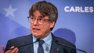 Archivo - El expresidente de la Generalitat y eurodiputado de Junts, Carles Puigdemont, ofrece una rueda de prensa durante la conferencia inaugural de las jornadas interparlamentarias de Junts per Catalunya, en el Hotel Thon EU, a 5 de septiembre de 2023,