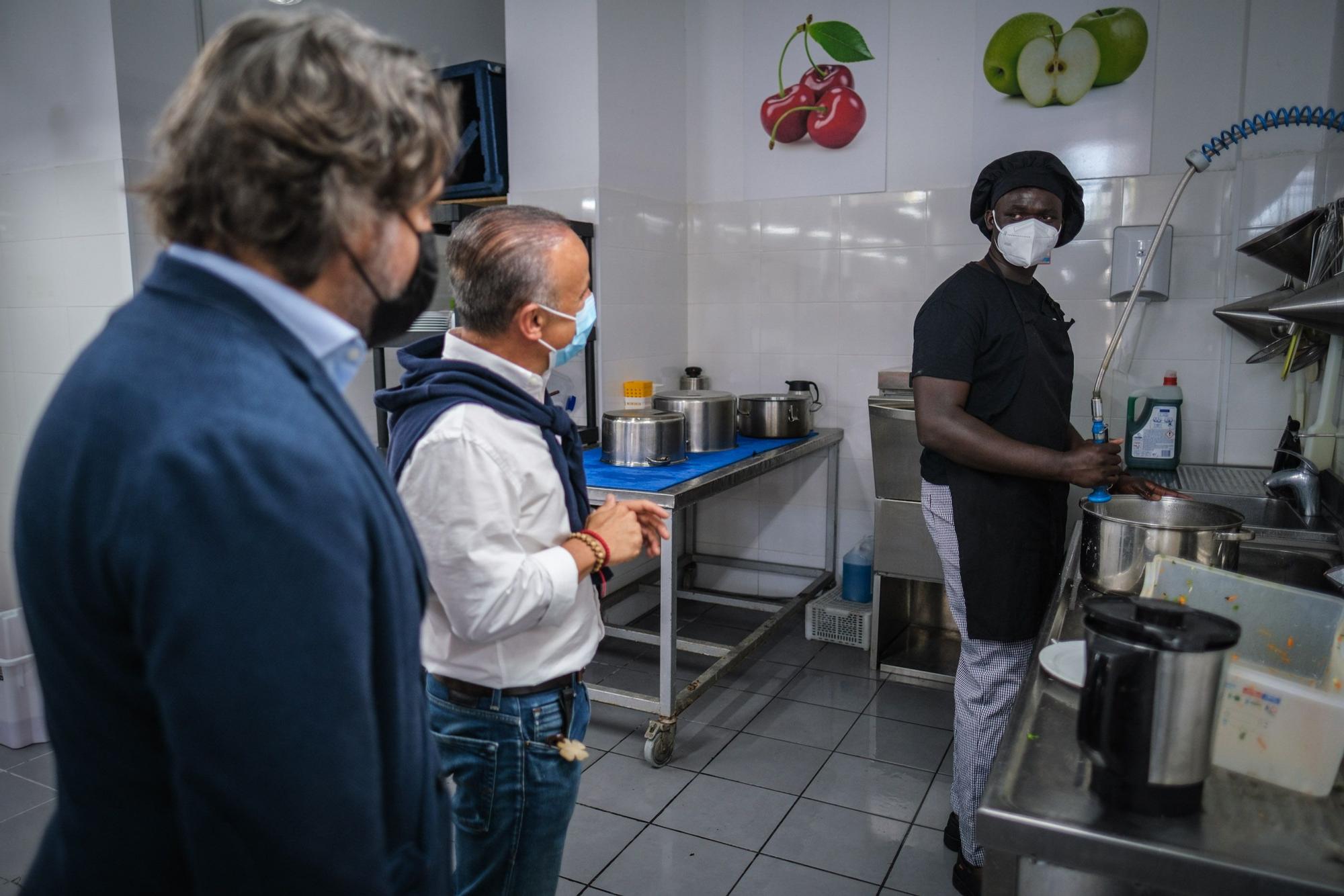 Visita de Gustavo Matos a la sede del proyecto social y solidario de la Fundación Buen Samaritano