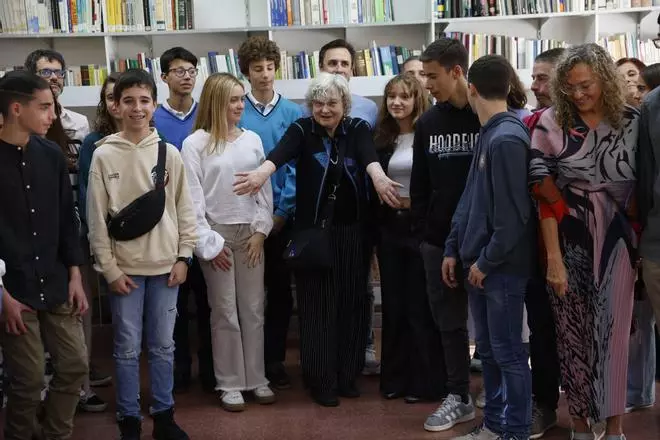 El mensaje a las estudiantes asturianas y una reivindicación de la matemática Daubechies en Grado