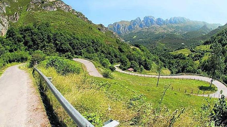 La carretera del puerto de la Cubilla en su vertiente lenense.