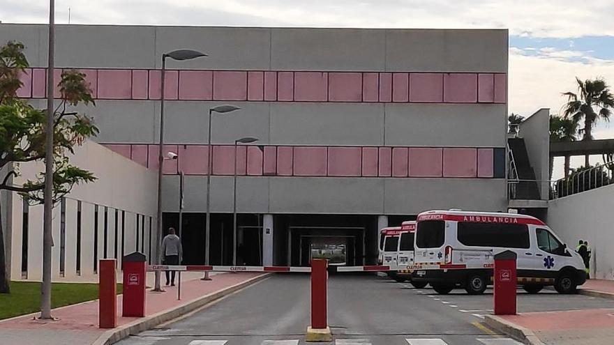 Imagen del acceso al Hospital Universitario de Torrevieja