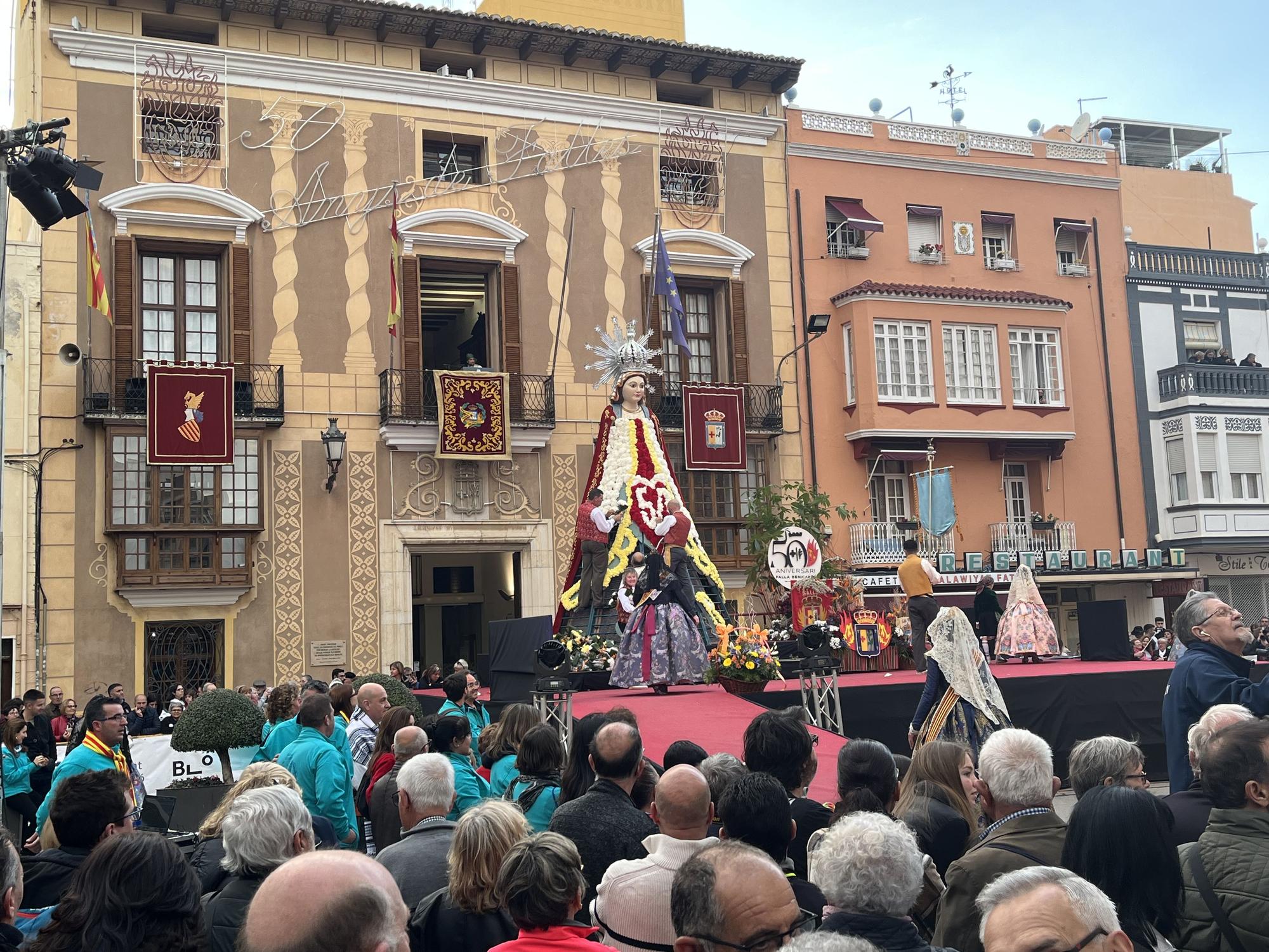 Las mejores imágenes de la ofrenda floral a la Mare de Déu de la Mar en Benicarlò