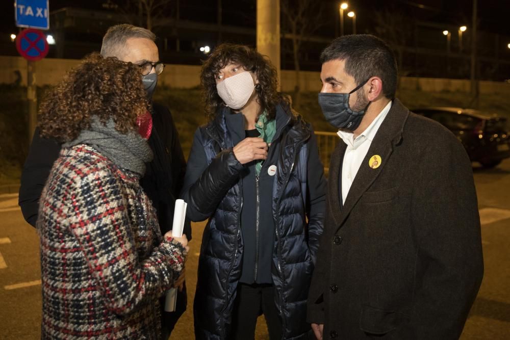 Dolors Bassa en el moment de tornar entrar a la presó