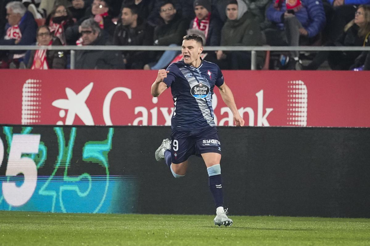 El delantero del Celta de Vigo Ferrán Jutglà celebra su gol contra el Girona, durante el partido de la jornada 26 de LaLiga entre el Girona FC y el RC Celta, este domingo en el estadio municipal de Montilivi.EFE/ David Borrat. girona . celta vigo. liga españa 2025/2026 girona . celta vigo. 26. accion. montilivi