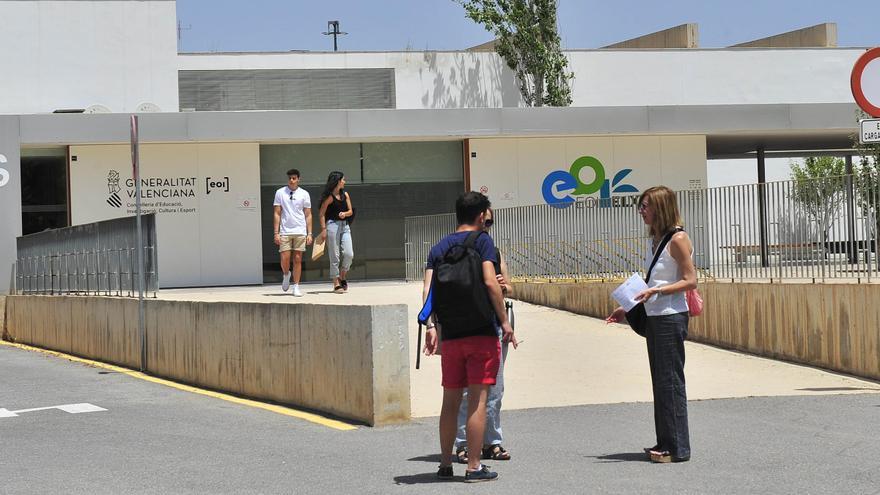 Cien euros por estudiar inglés en Elche