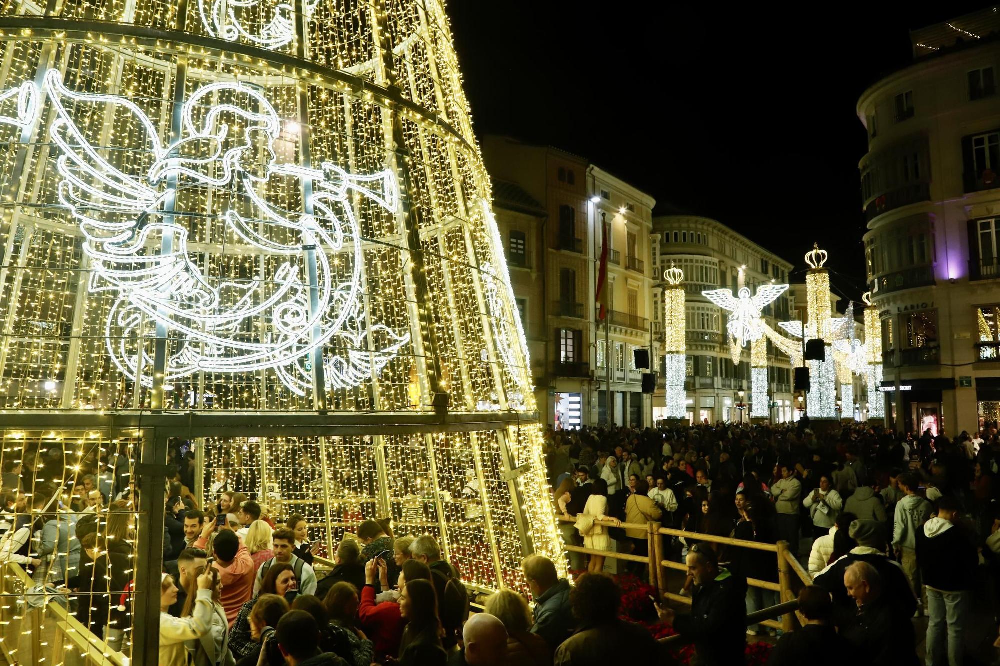 Navidad en Málaga | La calle Larios enciende sus luces de Navidad