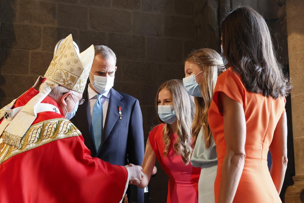 Los Reyes, Leonor y Sofía presiden en Santiago los actos del día del apóstol