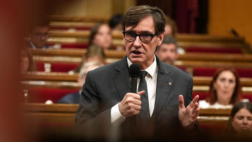 El president de la Generalitat, Salvador Illa, durante la sesión de control