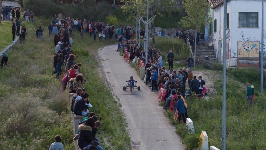 Carrera de los autos locos en el barrio de San José Obrero de Zamora durante las fiestas del pasado año.