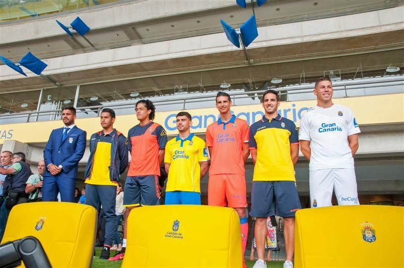 Presentación de las camisetas de la UD Las Palmas