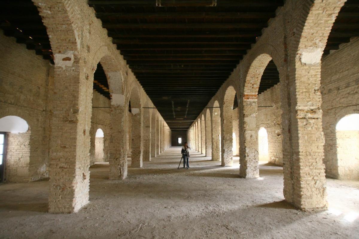 El proyecto del Ayuntamiento contempla convertir la primera planta de la cuadra principal de Caballerizas en una sala de museo