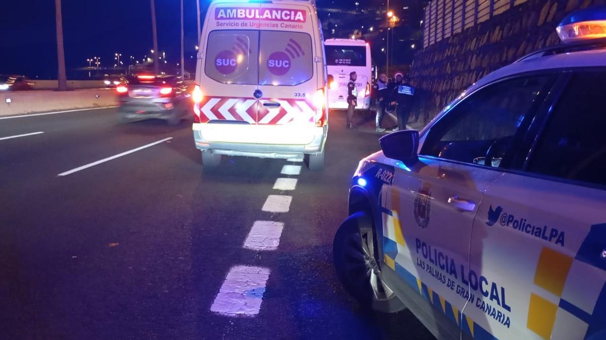 Policía Local y SUC, en el lugar del atropello, este viernes