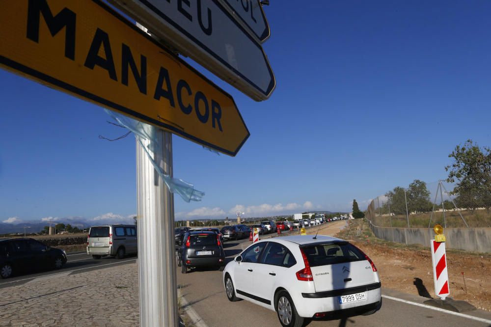 Primer día de cortes en la carretera de Manacor con largas retenciones en toda Palma