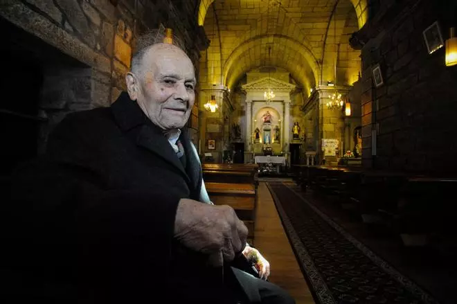 Louvanza dun cura aberto ao futuro